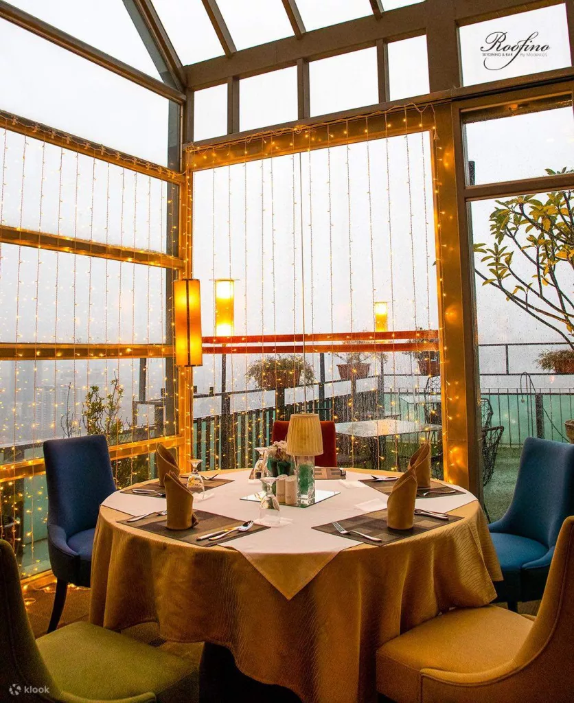 ROMANTIC RESTAURANT FOR VALENTINE'S DAY